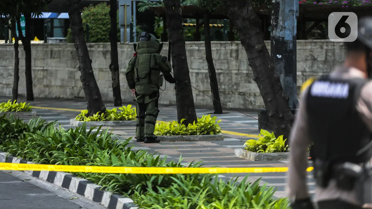 FOTO: Tas Mencurigakan Ditemukan di Bundaran HI