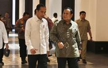 Prabowo Terkejut Ibu Iriana Nimbrung Foto Bareng, Spontan Keluar Kata-kata Ini