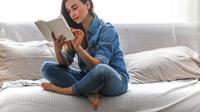Ilustrasi membaca buku. (Foto: Shutterstock)
