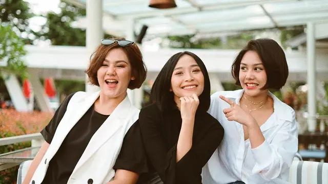 6 Potret Rinni Wulandari Bareng Sissy dan Vanesha Prescilla, Saudara Ipar Kompak