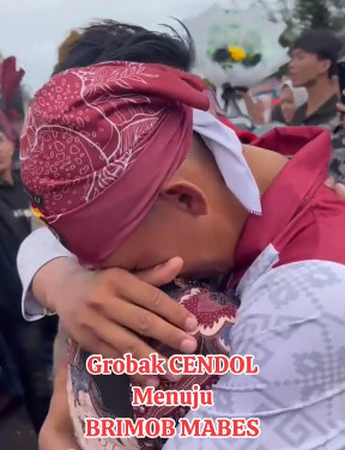 Anak Penjual Es Cendol Lulus Pendidikan Polisi Ditempatkan di Brimob