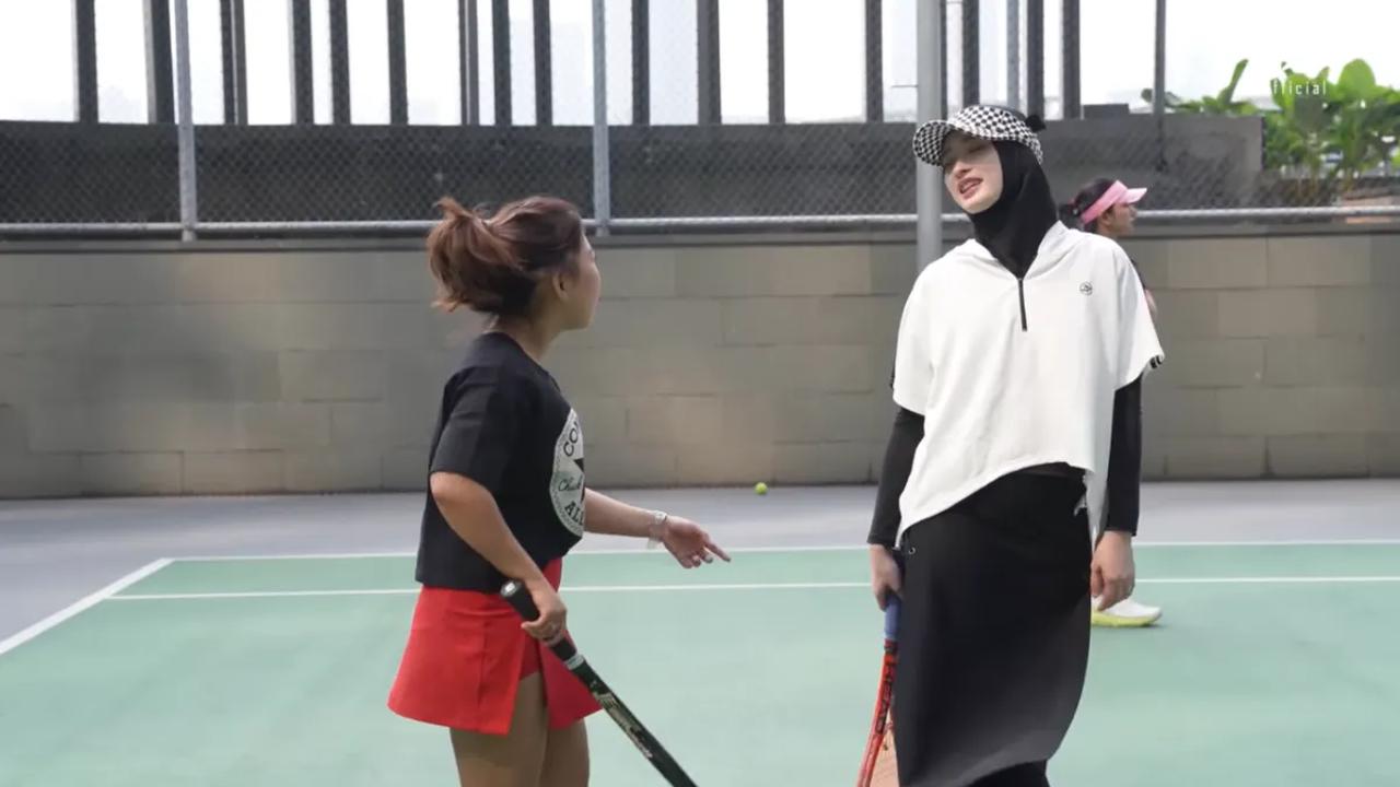 Inara Rusli mengungkapkan alasan dirinya rutin olahraga Tenis. Inara Rusli ingin menjaga kesehatan dengan berolahraga.