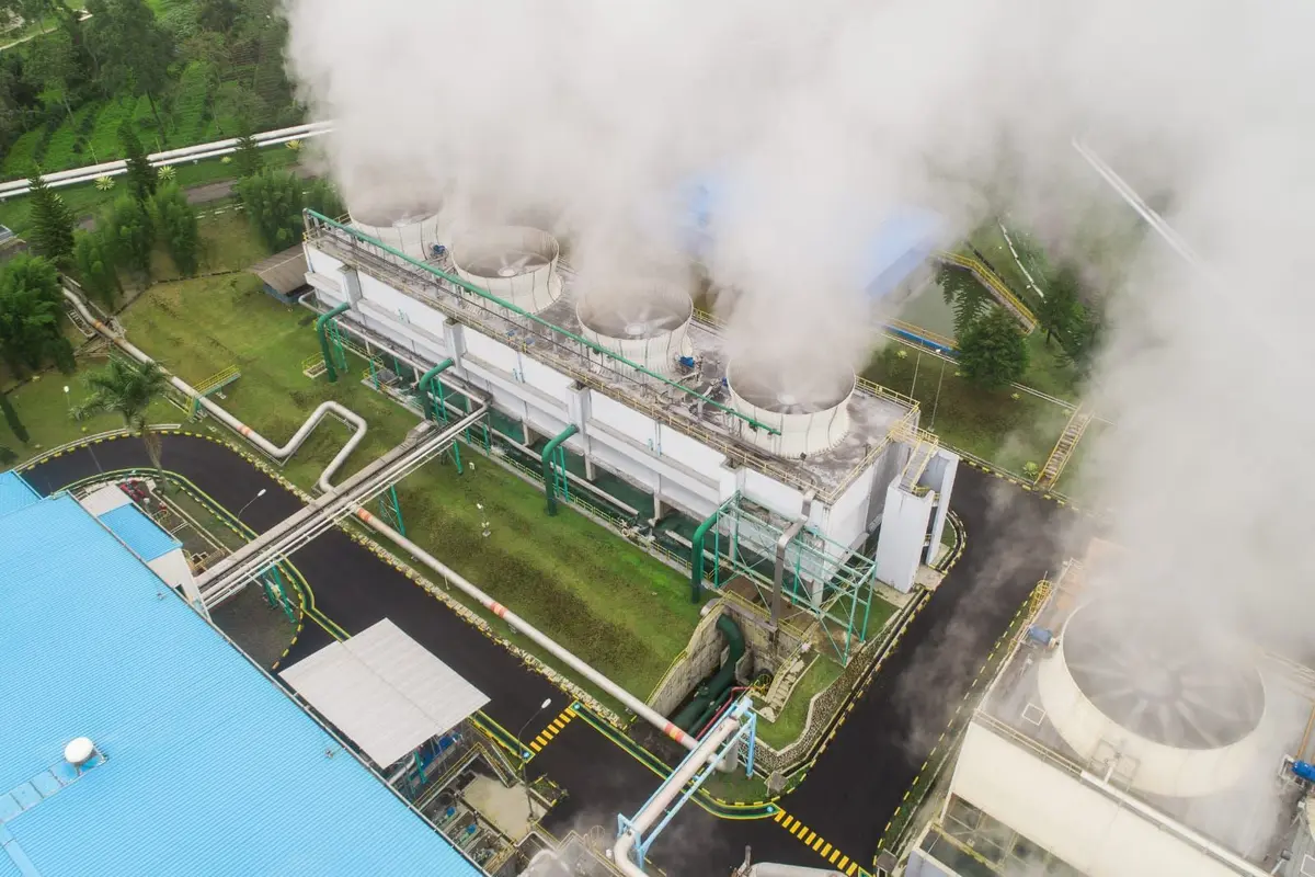 Indonesia memiliki kapasitas terpasang panas bumi terbesar ke-2 di dunia dan sudah dimanfaatkan sebesar 2.175,7MWe atau 9 persen untuk Pembangkit Tenaga Panas Bumi (PLTP). (Dok Pertamina)