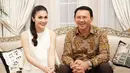 "Kami Putra & Putri Bangka Belitung" tulis sandradewi88. Senyum keceriaan Sandra Dewi bisa berfoto dengan orang nomor satu Jakarta. 23.7 k setidaknya memberikan like pada foto tersebut.  (Instagram/sandradewi88)