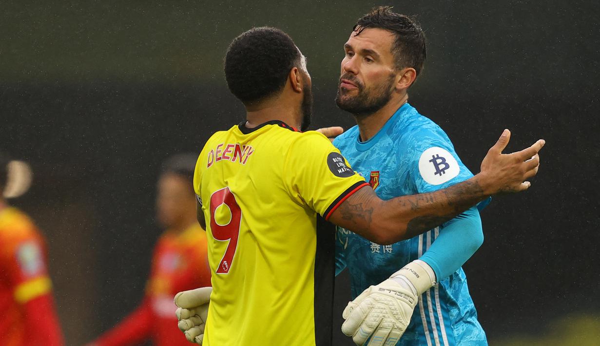Ben Foster. Kiper berusia 38 tahun yang kini memasuki musim ke-4 bersama Watford ini telah tampil dalam 371 laga di Premier League dengan mencatat 90 kali clean sheet bersama 4 klub. Debutnya terjadi saat timnya, Watford kalah 1-2 dari Everton, 19 Agustus 2006. (AFP/Pool/Richard Heathcote)