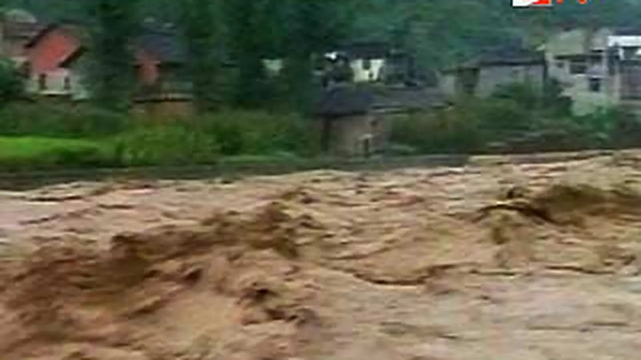 100823terk1_banjircina.jpg