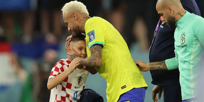 Ketegaraan Neymar Saat Dihibur Putra Ivan Perisic Usai Tersingkir dari Piala Dunia 2022