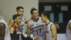 Jakarta Bhayangkara Presisi sukses menjuarai putaran pertama Proliga 2023 di kelompok putra setelah di laga terakhir menang 3-0 (25-19, 15-16 dan 27-25) atas Jakarta Pertamina Pertamax di GOR PSCC Palembang, Minggu (22/1/2023). Jakarta Bhayangkara Presisi bethasil memuncaki klasemen akhir putaran pertama dengan keunggulan satu set atas Jakarta LavAni sang juara bertahan musim lalu saat masih bernama Bogor LavAni. Dengan hasil ini tim asuhan Toiran Reidel berhak atas hadiah uang sebesar Rp30 juta. (Dok. Proliga)