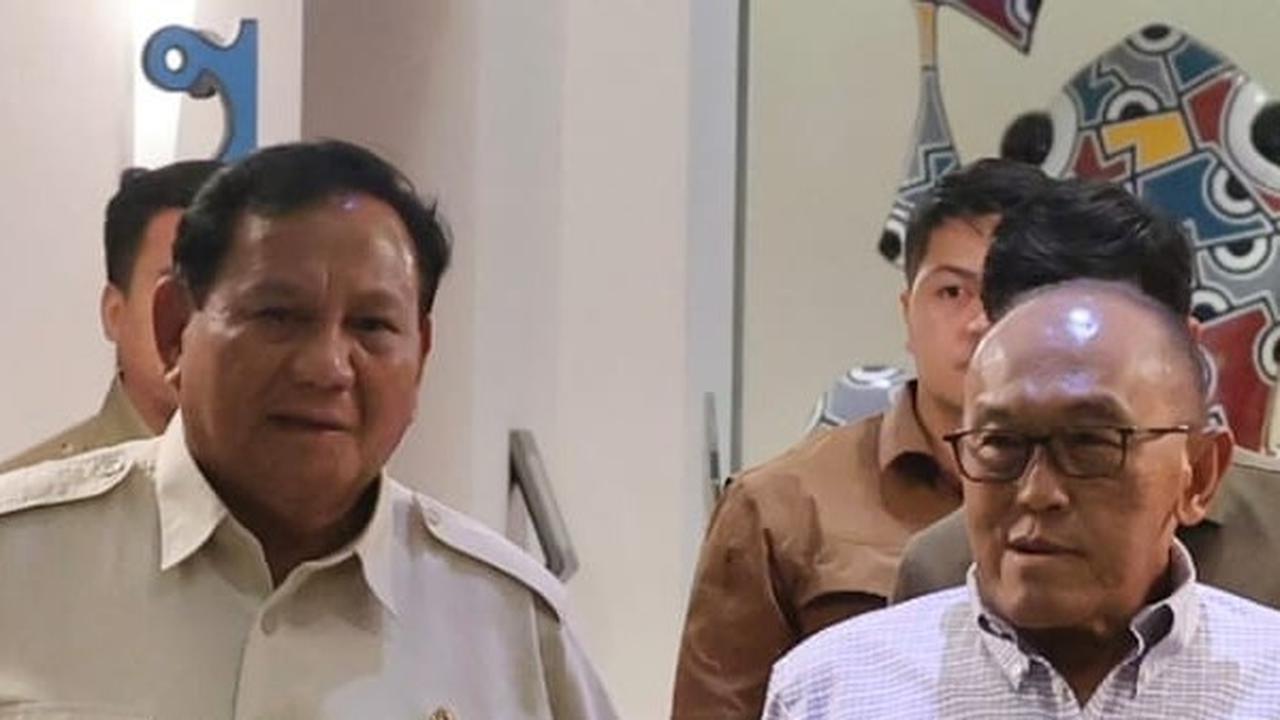 Momen Akrab Prabowo dan Aburizal Bakrie