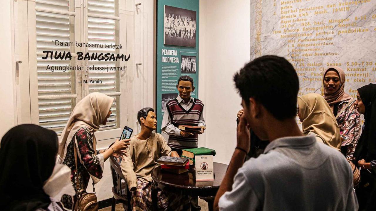 Setiap 28 Oktober,&nbsp;bangsa Indonesia memperingati Hari Sumpah Pemuda. Namun, tak lengkap rasanya memperingati Hari Sumpah Pemuda tanpa mengunjungi sebuah gedung di Jalan Kramat Raya 106, Jakarta.