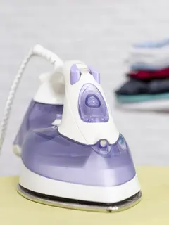 Ilustrasi Menyetrika Credit: pexels.com/Rose