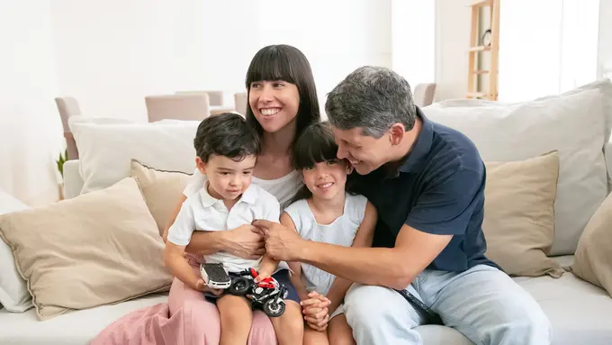 Prinsip stoicism agar parenting terasa lebih ringan dan bermakna