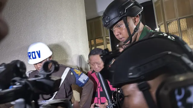 Penampakan Febrie Adriansyah Usai 7 Jam Diperiksa Kejagung
