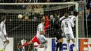 Pemain Lazio, Filip Djordjevic mencetak gol ke gawang Rosenborg pada laga Liga Europa di Stadion Lerkendal, Norwagia, Jumat (6/11/2015) dini hari WIB. (EPA/Ned Alley) 