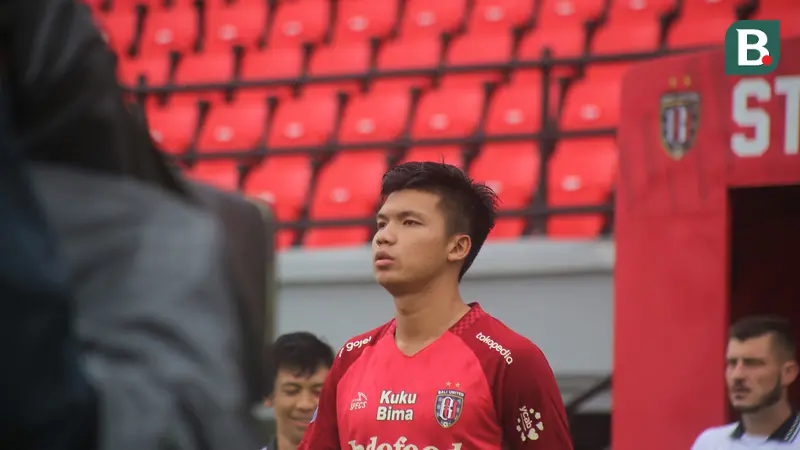 <p>Bek tengah Bali United Kadek Arel Priyatna saat menghadapi PSS Sleman di Stadion Kapten I Wayan Dipta pada pekan 1 BRI Liga 1, Sabtu (1/7/2023). (Bola.com/Alit Binawan)</p>