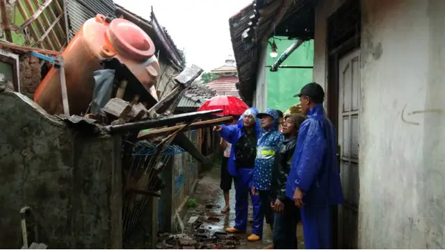 Puluhan Rumah di Karawang Rusak Diterjang Angin Kencang