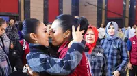 6 Potret Yuni Shara Hadiri Debat Pilkada 2024 Kota Batu Dukung Krisdayanti, Acungkan Salam 3 Jari