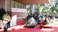 ITS Surabaya akan diwakili oleh Tim Sapuangin dan Tim Nogogeni yang masing-masing mengikutsertakan dua mobil hemat energi andalannya. (Foto: Liputan6.com/Dian Kurniawan)