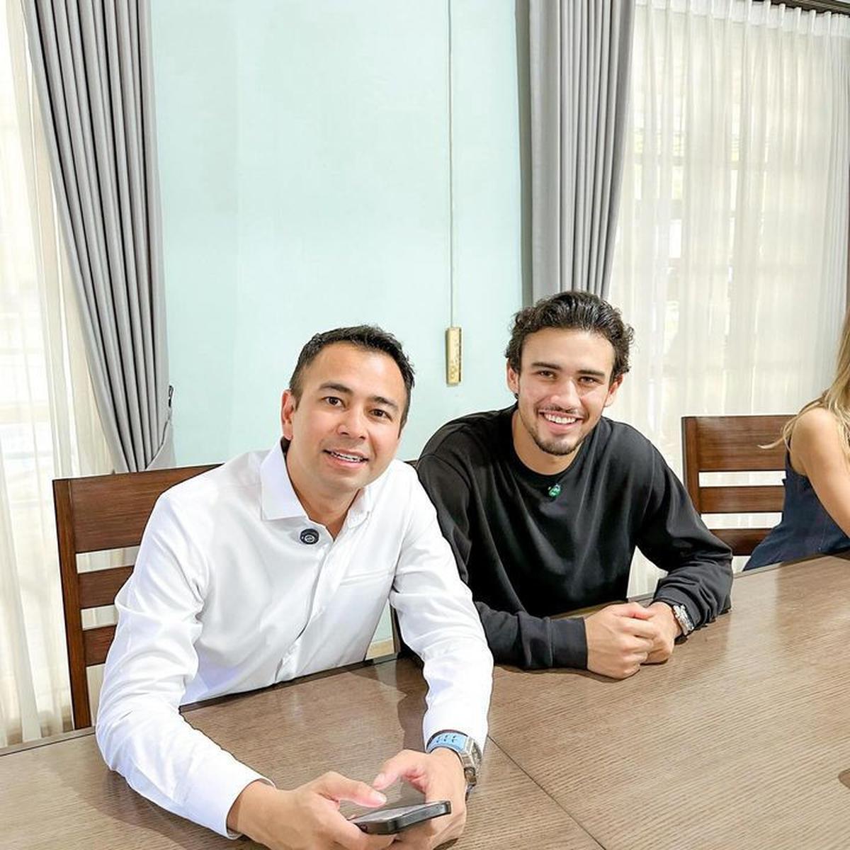9 Potret Pemain Timnas Nathan Tjoe-A-On Datang ke Rumah Raffi Ahmad, Akrab dengan Rayyanza - Main Bola Bareng
