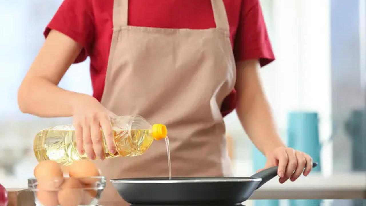Minyak Goreng Bekas Bisa Kembali Jernih! Begini Cara Mudahnya dengan Bahan Rumahan