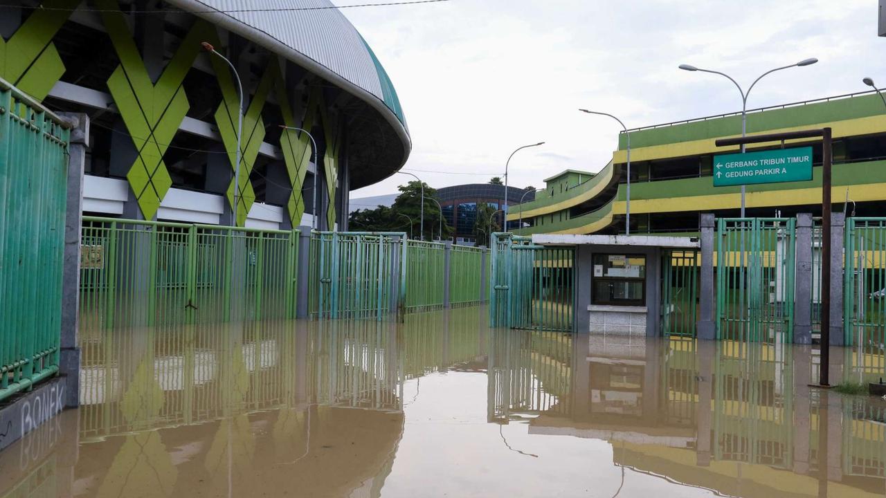Stadion Patriot Chandrabhaga Bekasi Dikepung Banjir