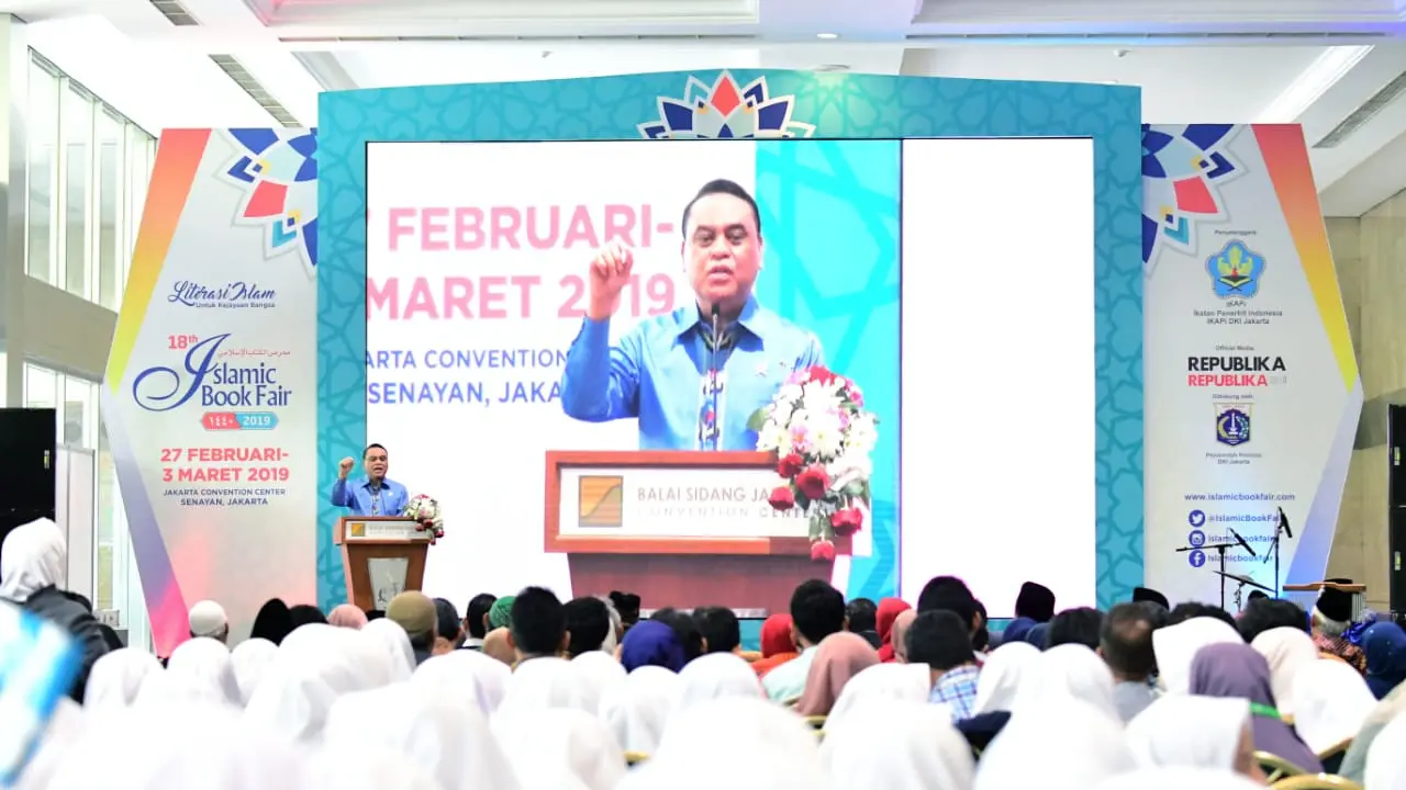 Wakil Ketua Umum Dewan Masjid Indonesia Syafruddin membuka Islamic book Fair 2019 yang di gelar di Kompleks Gelora Bung Karno (GBK), Rabu (17/2/2019). (Istimewa)