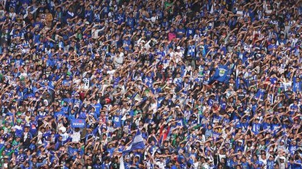 Ultras BF33 pendukung Persib tiru gaya suporter Italia