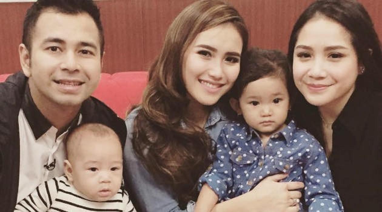 Foto bertiga, Ayu Ting Ting, Raffi Ahmad dan Nagita Slavina. (Instagram)
