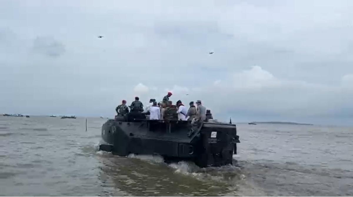 tni bongkar pagar laut