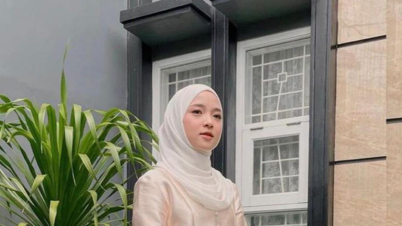 Baju Kurung Melayu Model A Line, Tampak Lebih Modis<br>