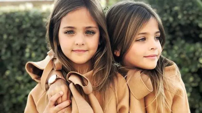 Kembar identik Lea Rose dan Ava Marie (clementstwins/instagram.com)
