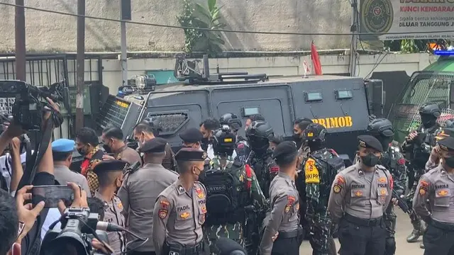 Ferdy Sambo tiba di Pengadilan Negeri (PN) Jakarta Selatan, Senin (17/10/2022) dengan barracuda