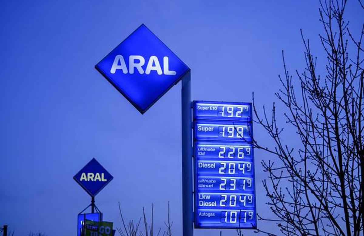 Harga Minyak Dunia Sentuh Level Tertinggi Sejak 2022
