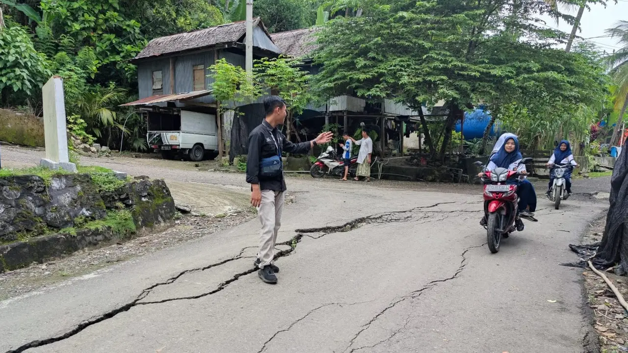 Tanah Bergerak