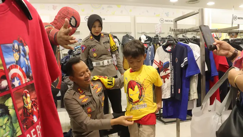 Liburan Seru Anak Yatim Piatu Covid-19 Cek Pospam HIngga Belanja di Mall