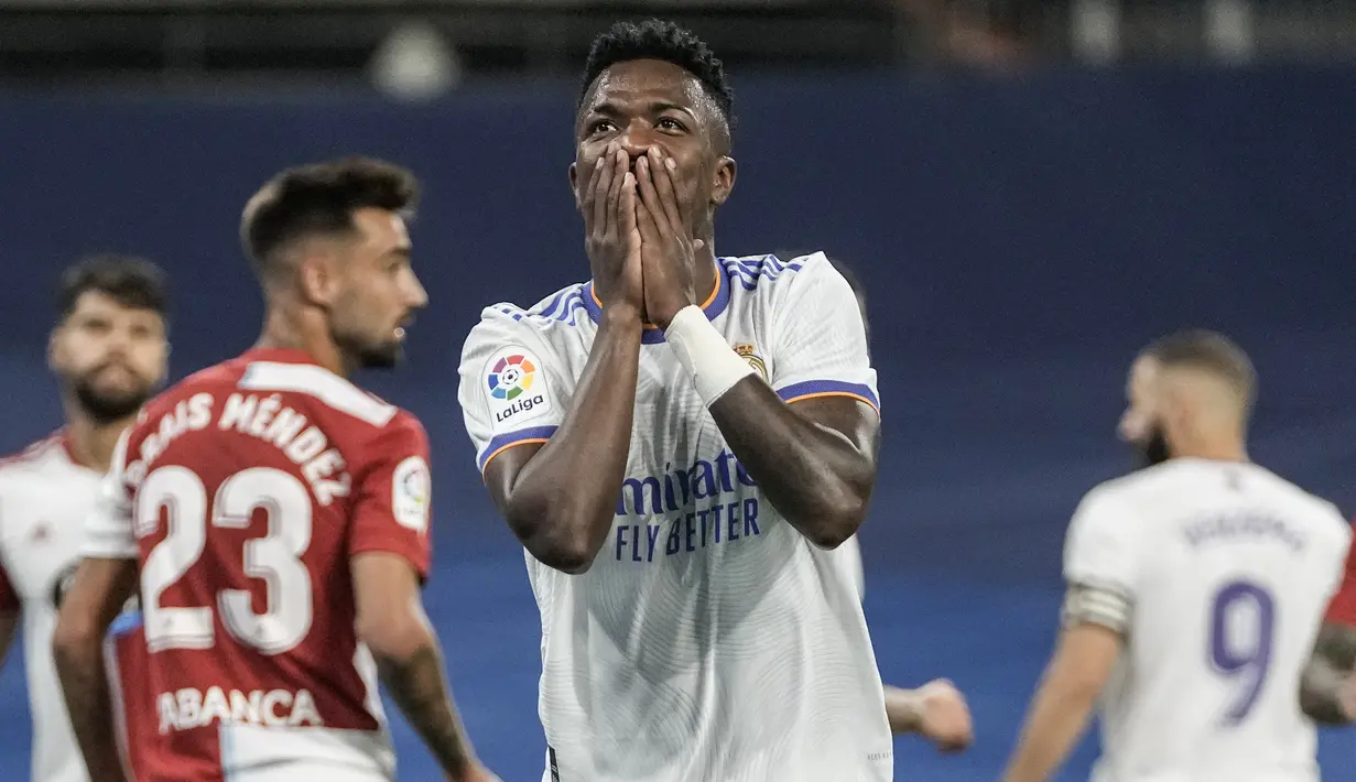 Vinicius Junior. Musim lalu bersama Zinedine Zidane, ia hanya mencetak 6 gol dari 49 laga. Bersama Carlo Ancelotti ia telah mencetak 5 gol hanya dari 6 laga. Kepercayaan Don Carlo yang memberinya kebebasan beroperasi di sektor sayap adalah kunci peningkatan performanya. (AP/Manu Fernandez)