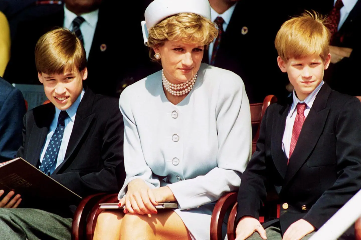 Pangeran William, Putri Diana, dan Pangeran Harry dalam satu kesempatan (Vanity Fair)