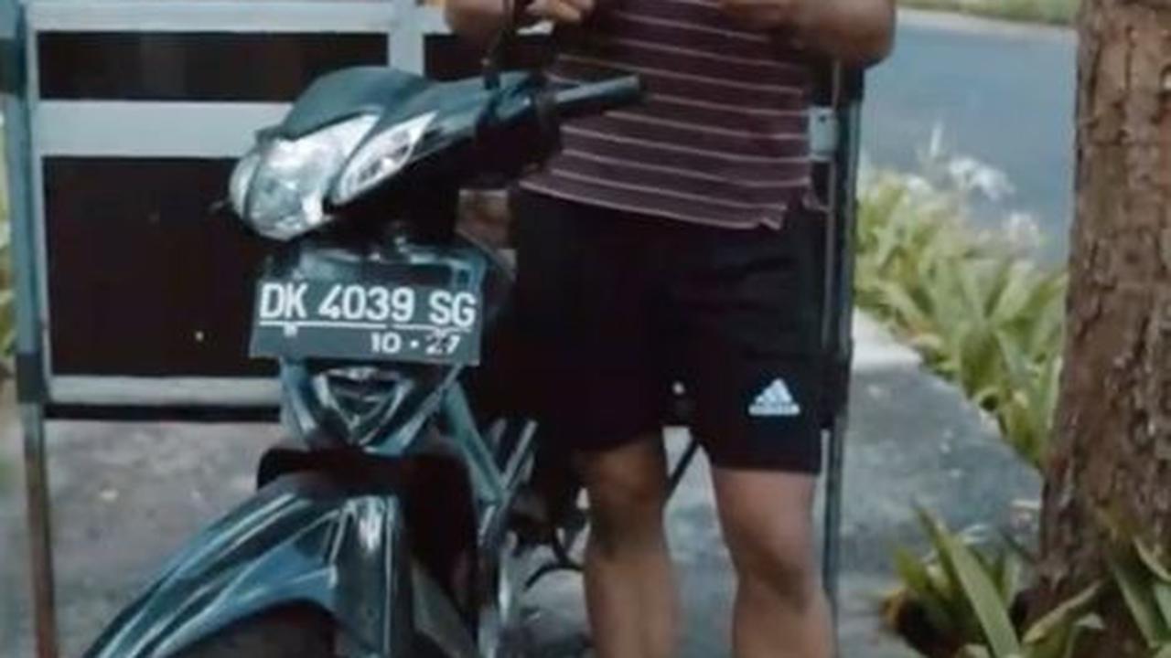 Pak Bhabin Nyamar jadi Tukang Bakso<br>