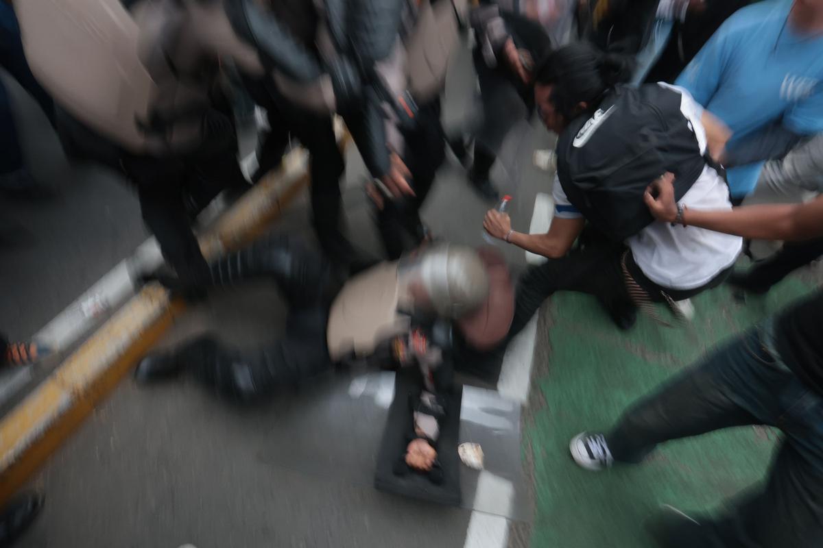 Kericuhan Pecah Saat Demo Sumpah Pemuda di Jalan Sudirman
