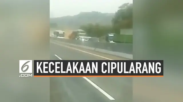 Sebuah video amatir ungkap penyebab kecelakaan maut di KM 91 tol Cipularang hari Senin (2/9/2019). Tabrakan beruntun tersebut diawali dengan tergulingnya truk pengangkut tanah.