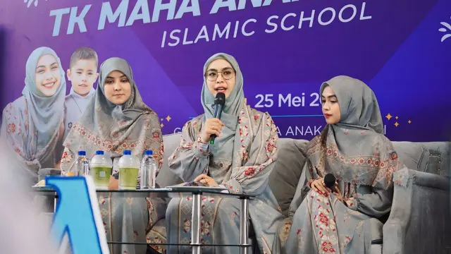 Ria Ricis dan Oki Setiana Dewi