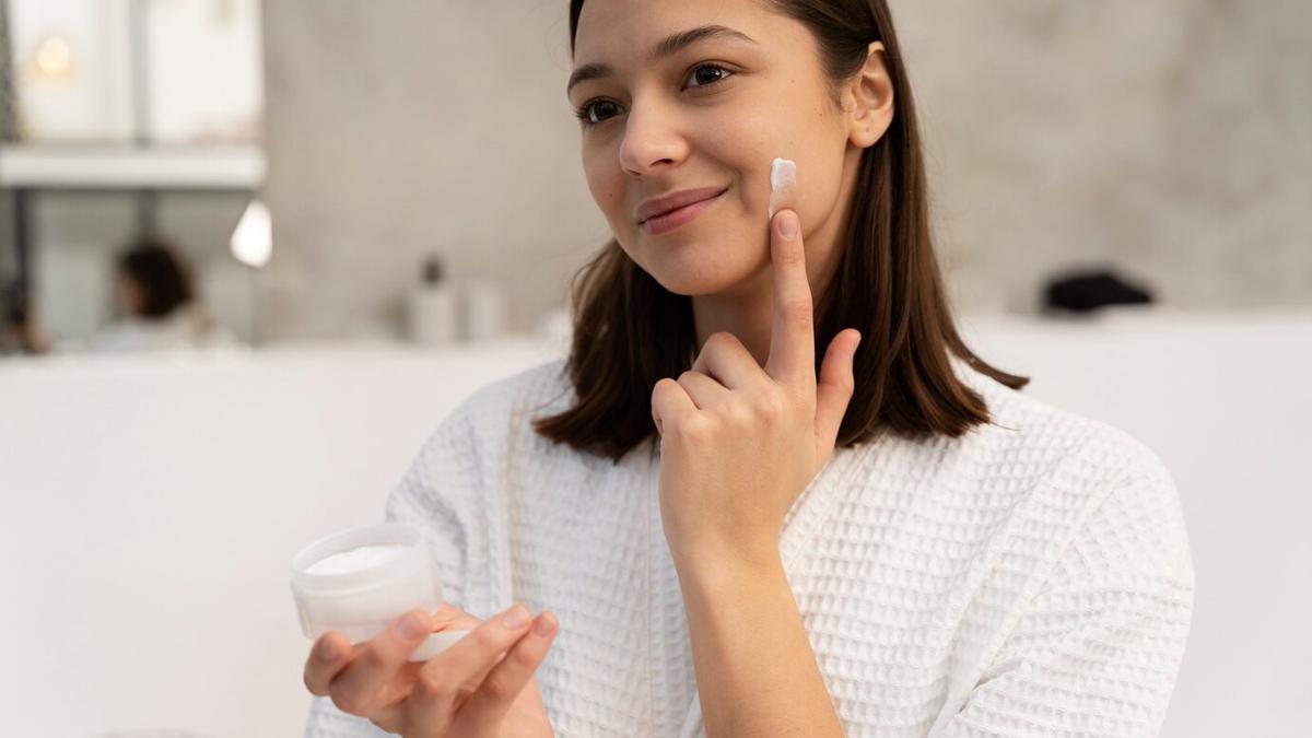 Sahabat Fimela, Ini Cara Menemukan Moisturizer yang Tepat Sesuai Jenis Kulit!