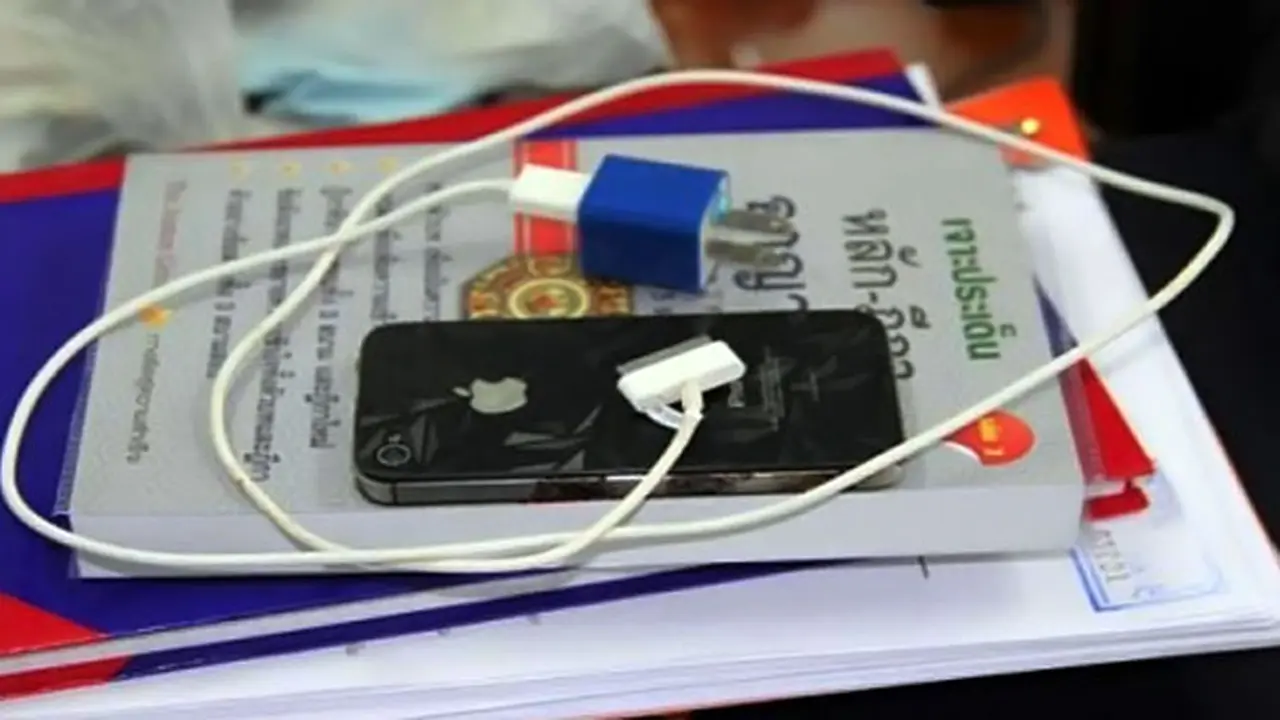 iphone4-charge-131127b.jpg