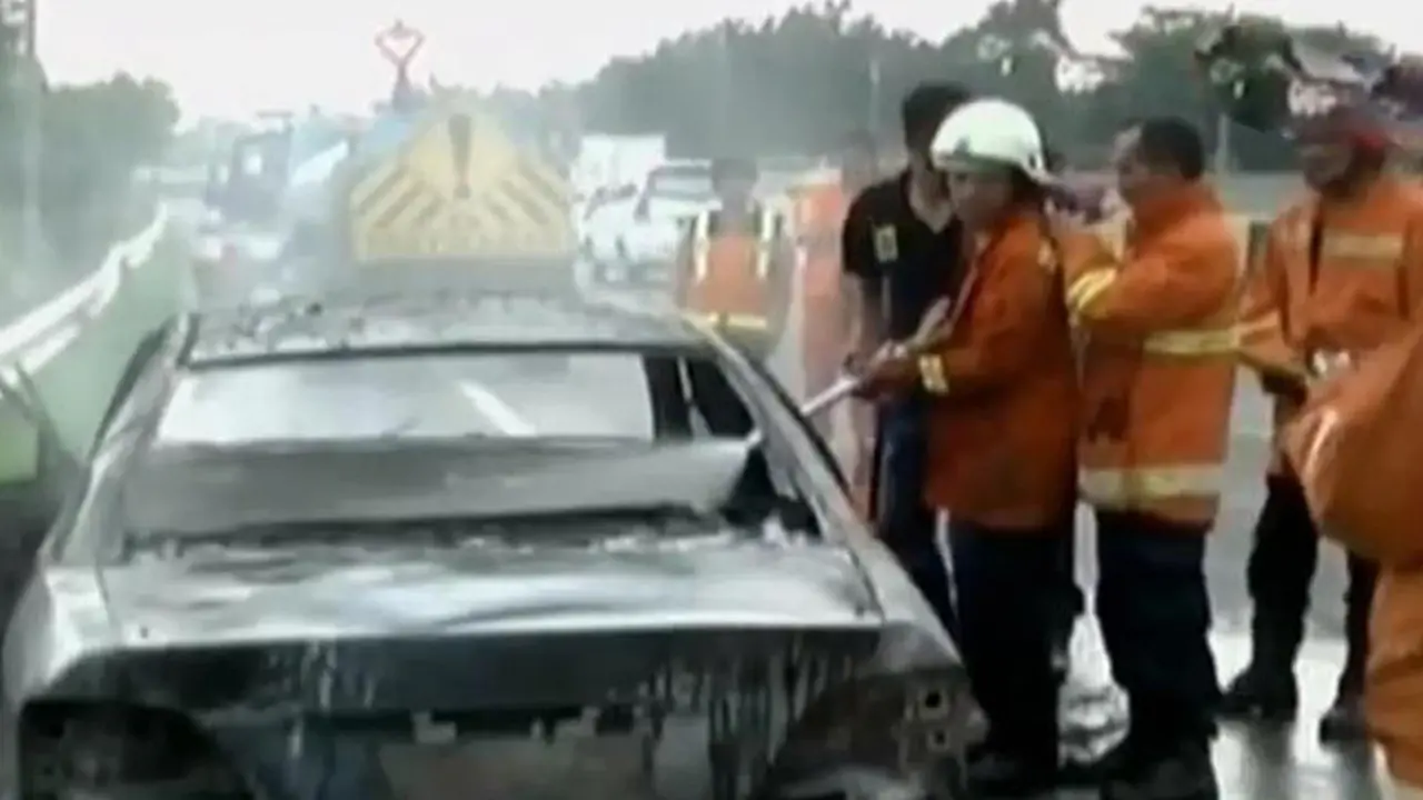 Mobil Pemudik Terbakar