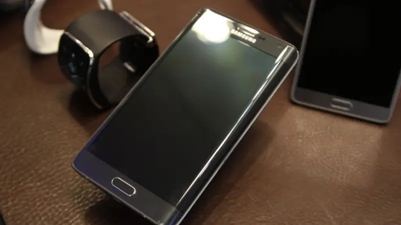 Foto Samsung Galaxy Note 5 Edge Beredar di Internet