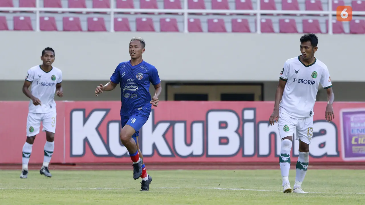 FOTO: Arema FC Tahan Imbang Persikabo 1973 1-1 dalam Partai Pembuka Piala Menpora 2021 - Dendi Santoso; Didik Wahyu Wijayance