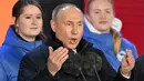 Kehadiran Putin untuk ikut dalam peringatan 10 tahun aneksasi Krimea oleh Rusia. (NATALIA KOLESNIKOVA/AFP)