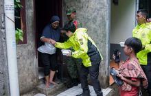 Polisi Salurkan Bantuan Banjir Pesanggrahan, Ribuan Warga Terdampak di Jakarta Selatan