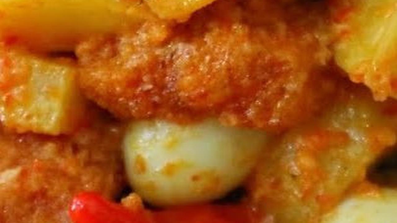 Sambal goreng kentang bisa jadi tambahan menu yang menggugah selera untuk melengkapi menu Lebaran di rumah. Jangan lupa siapkan dari sekarang bahannya dan segera masak malam sebelum Lebaran supaya bumbu lebih meresap. Selamat mencoba.