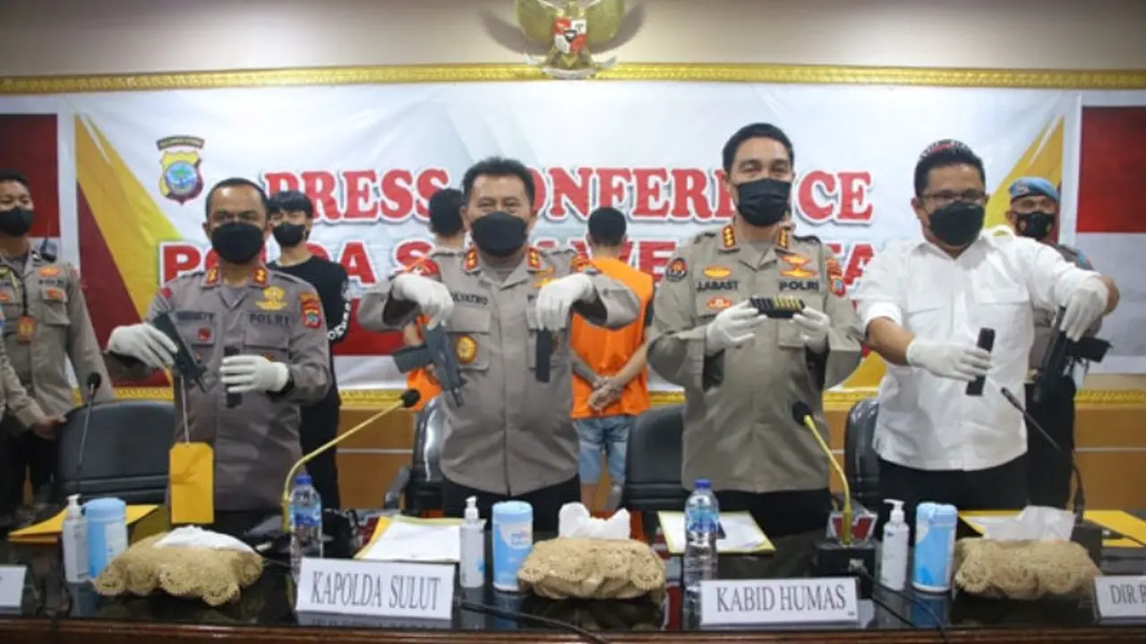 Pengungkapan kasus masuknya senjata api ilegal dari Filipina ke Sulut.